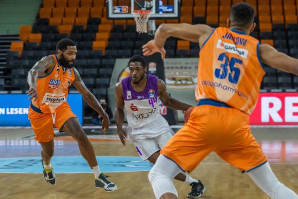 戈频频利用 戈频频利用