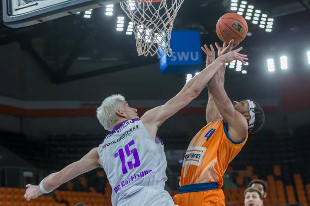 还是两国间 还是两国间